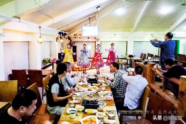 中國遊客在朝鮮：晚飯不僅僅是吃飯，娛樂項目可真多呀