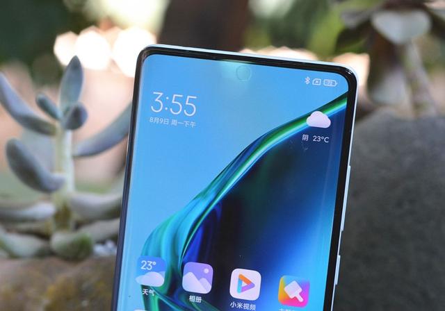 跌破4000元，小米正式官宣，或许谁也没想到，降价竟来得如此之快