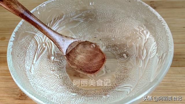 早起喝温开水，可很多人却一直喝错水，我也才知道，看完长知识了