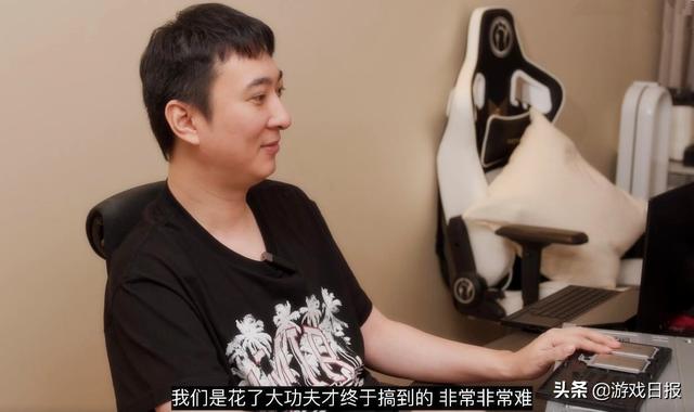王思聪花百万配电脑,跑分9万7,世界排名第4,内存就有2个T