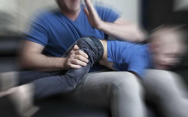 无数中国父母正在用“当众出丑式教育”以最快速度毁掉自己的孩子