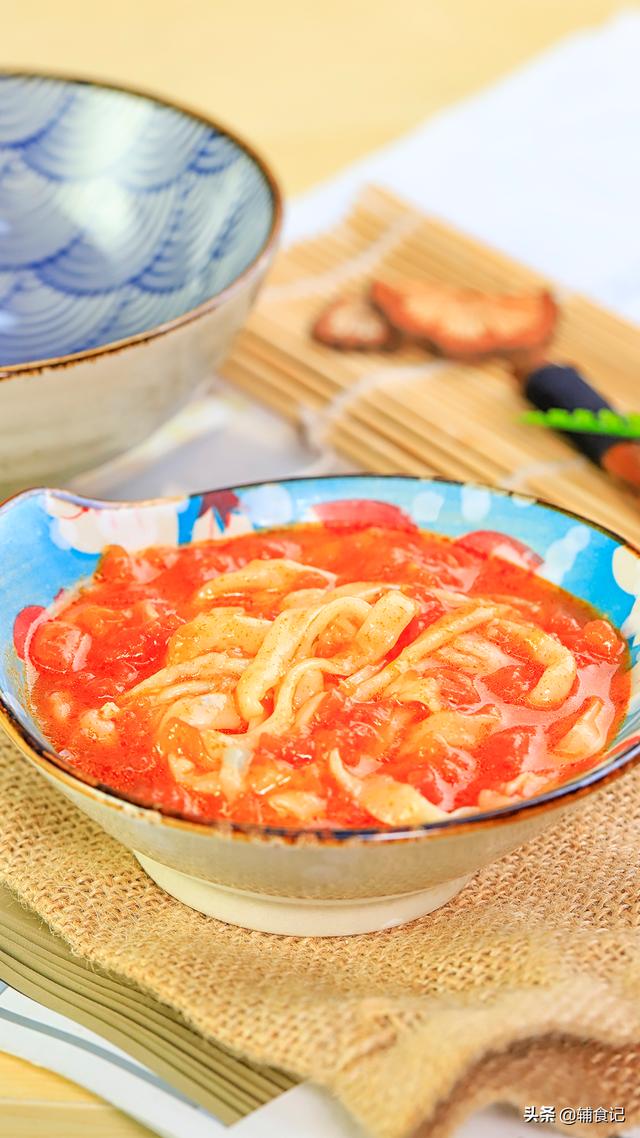 饺子皮也能做面条，酸甜可口，补铁补VC
