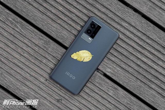 曲屏手机用腻了，快来考虑一下这些直屏好物吧