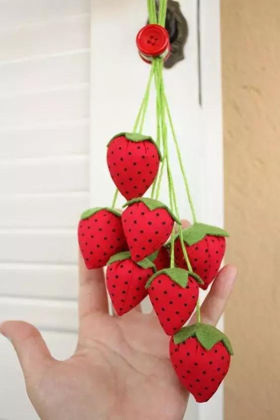 手工布艺花朵制作方法(用布做的简单手工艺品花朵)