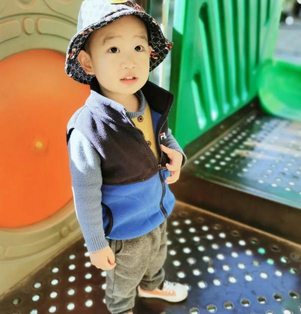 4岁男童积食便血，不爱吃饭，半年来，坚持一习惯，健脾消积