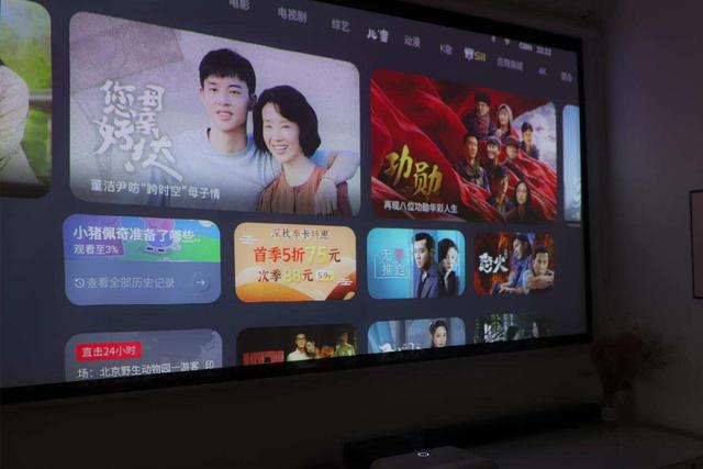 看谁能够深得人心！峰米R1 Nano和坚果智慧墙O1横评