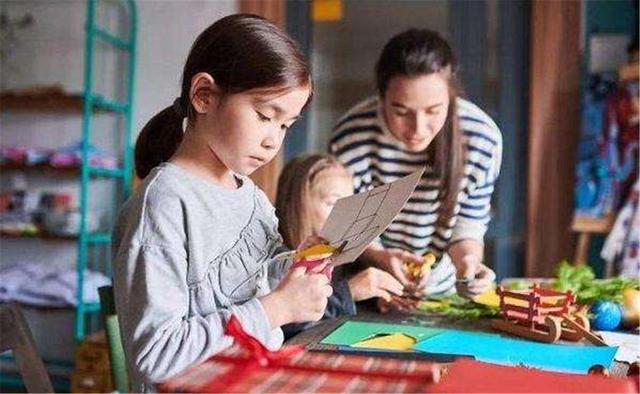 幼儿园的“新型攀比”正在蔓延，家长苦不堪言，孩子却乐在其中