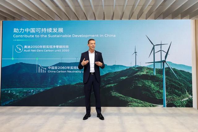 第四届进博会首日，2.1汽车馆越来越有科技范了