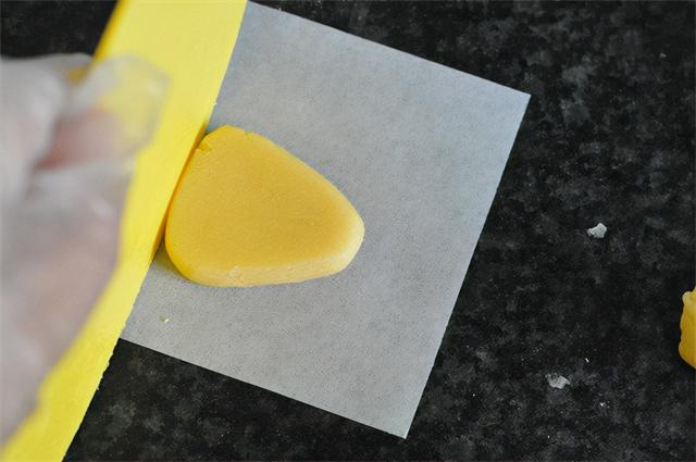 万圣节，给孩子烤盘“扫帚”应应景！酥得掉渣的配方，出炉秒光