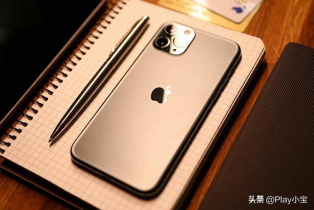 手机背后的秘密：至今为止你觉得最好的设计是什么呢？