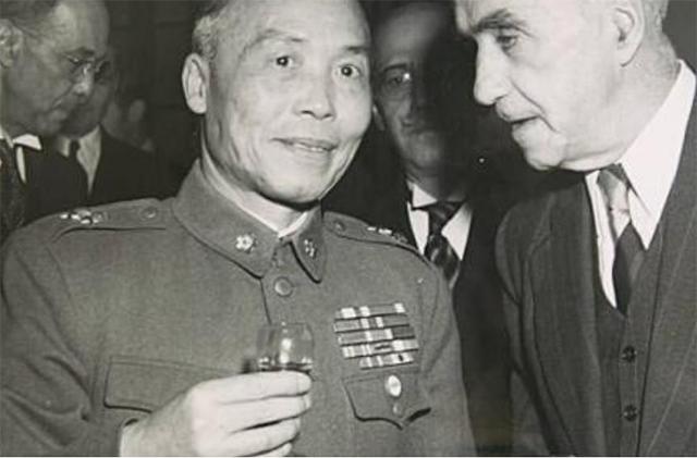 1969年李宗仁去世,小49岁的妻子胡友松进厂当工人,后皈依佛门