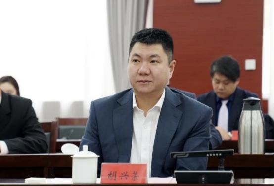 温州80后白手起家，从22岁到39岁，营收1909亿，不服不行