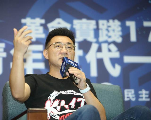 台湾有大事发生！国民党打响“第一枪”场面火爆，炮轰民进党下台