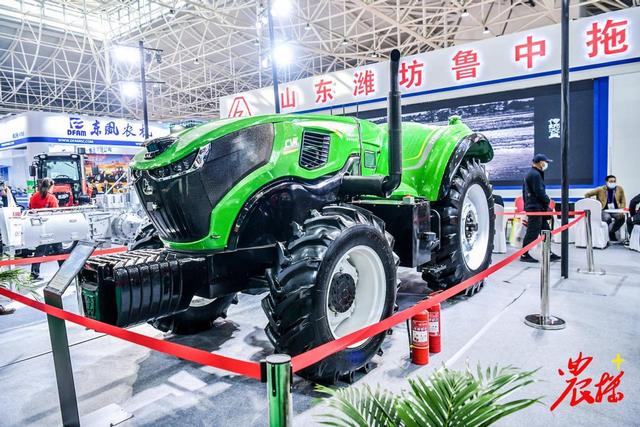 无人拖拉机 无人艇 无人飞机 数字系统，国际农机展上样样有