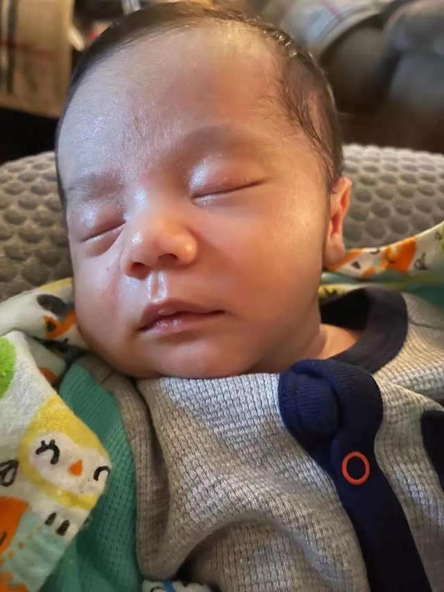 医生让刚生孩子的产妇吃冰淇淋