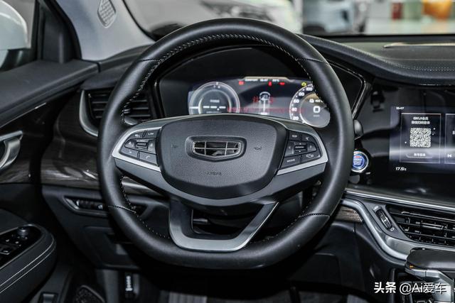 1.5L油耗低价家用大轿车，轴长2米87上绿牌，92油好养，博瑞ePro