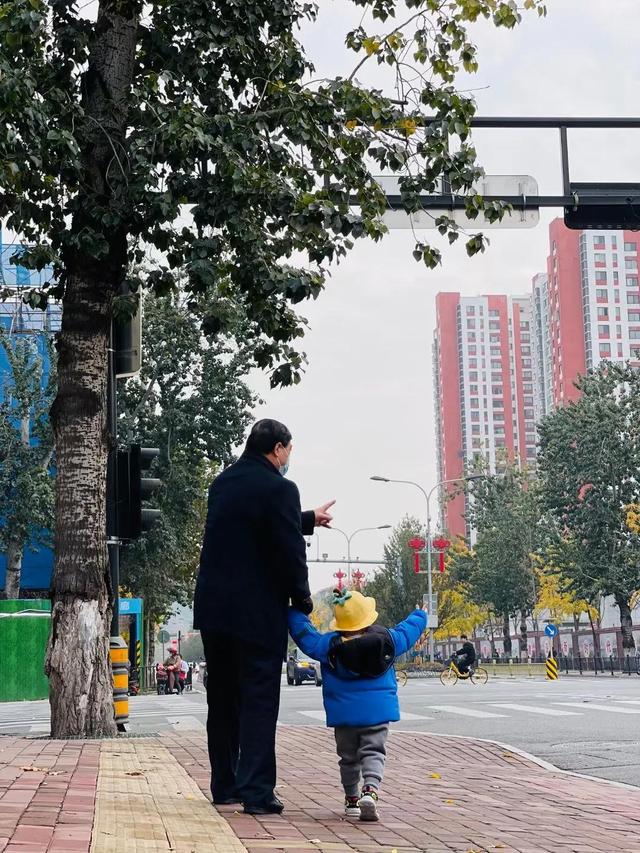 这个孩子有特点