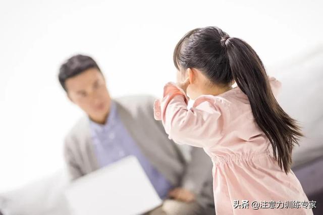 湖南一小女孩因爸爸不给看电视，竟扬言要“晒死”自己？