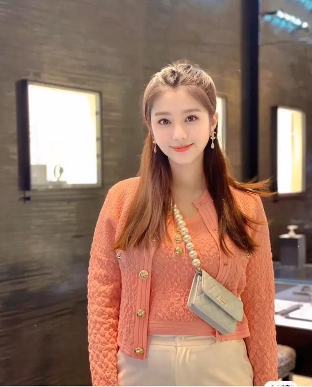 惊呆！这是生完二胎的宝妈！简直就是高中生