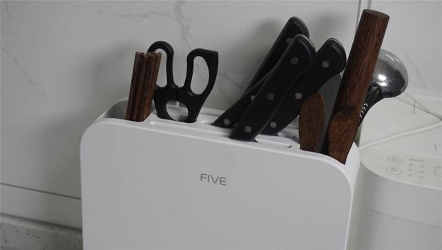 小米生态再来造福厨房！米家APP控制的Five智能刀筷杀菌架实测