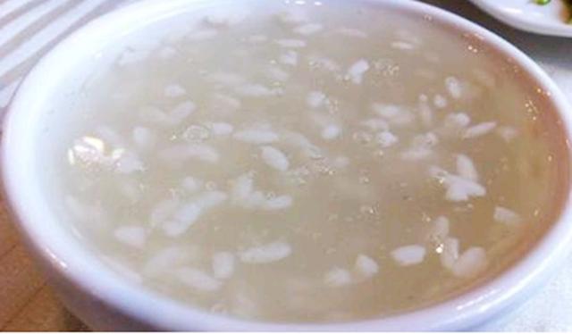 哺乳期喝的这一种“水”，有利也有弊，不建议宝妈过多饮用