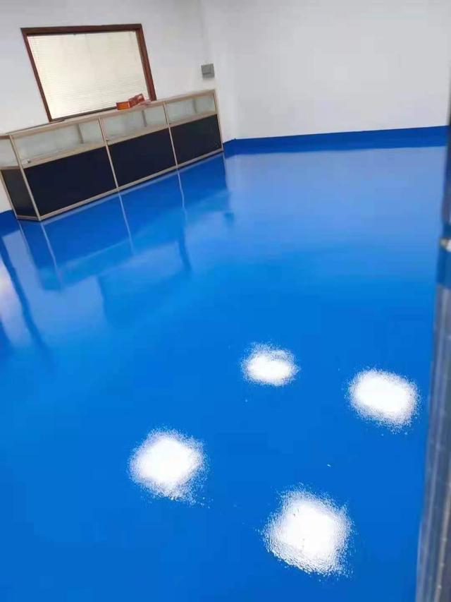 用实力在说话——环氧地坪漆>湖绿色像湖水,湛蓝色像大海