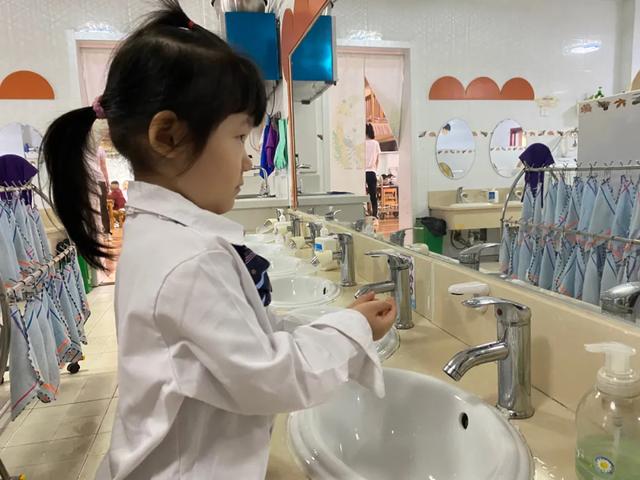 金水一幼中、大班开学第一天掠影