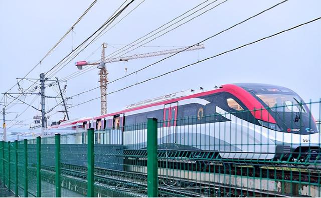 全自动驾驶？时速160公里，中国又1新型列车下线，搭载5G技术