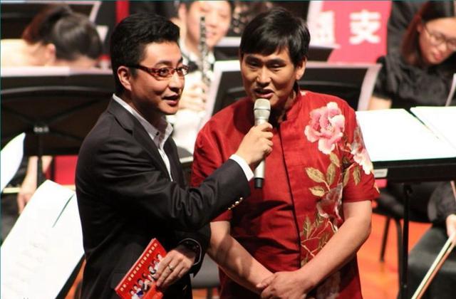 靠结婚上热搜的网红陈亚男，凭什么嫌弃大衣哥儿子“不学无术”？
