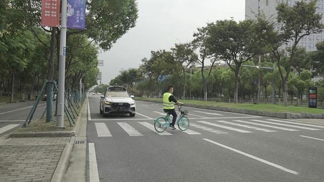 再见堵车！奥迪演示融合V2X自动驾驶技术，A7L/A6L将率先搭载