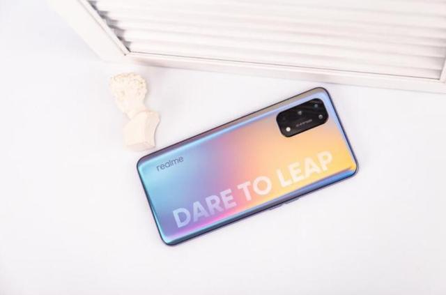 双十一送女朋友？最适合女生用的3000元档手机推荐