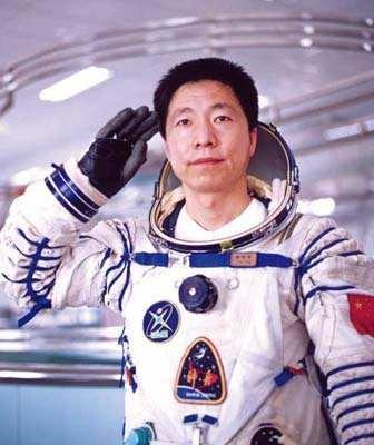 “中国太空第一人”杨利伟：历经26秒生死时刻，曾以为自己会牺牲