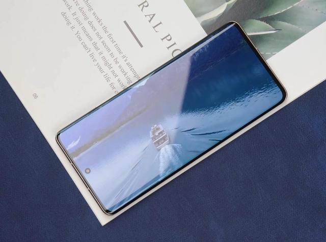 6.28英寸小屏＋4200mAh电池，小米12mini 或将于下月中下旬发布