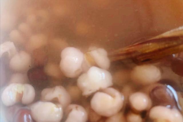 同时满足“开心”和“活着”，突然发现“吃”才是治愈一切的良药