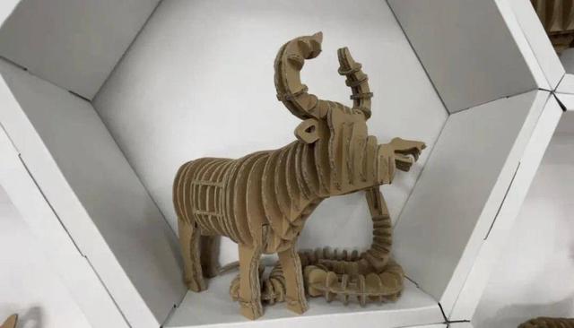 纸箱疯狂：诞生中国第一个女首富，电商一年要发百亿件