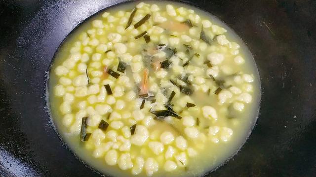 宝宝辅食日记-鲜虾丸子海带汤