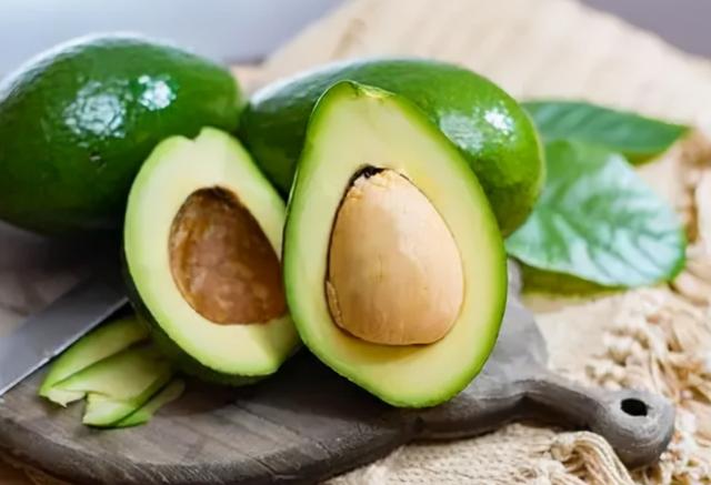 肠胃不好的人建议尽量少吃这6种“烧心食物”，胃或会“谢谢你”