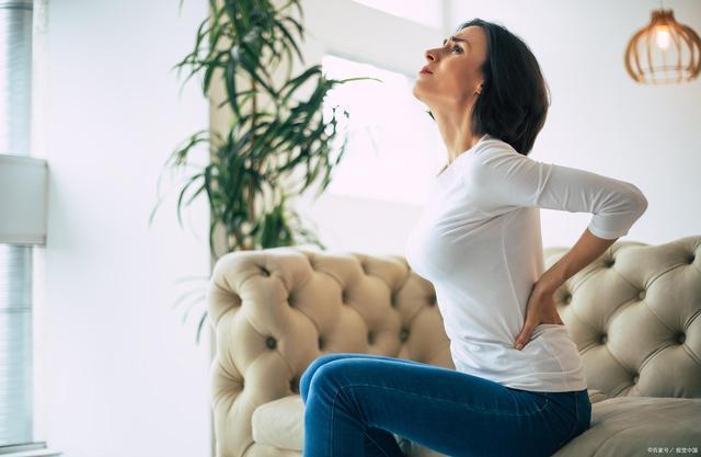 女性产后“腰痛”的原因有好几个，但无痛分娩会导致产后腰痛吗？