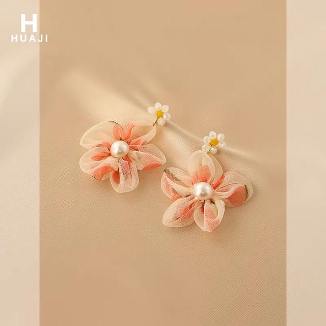 饰品与饰物怎么搭配（不同风格、脸型如何选饰品）