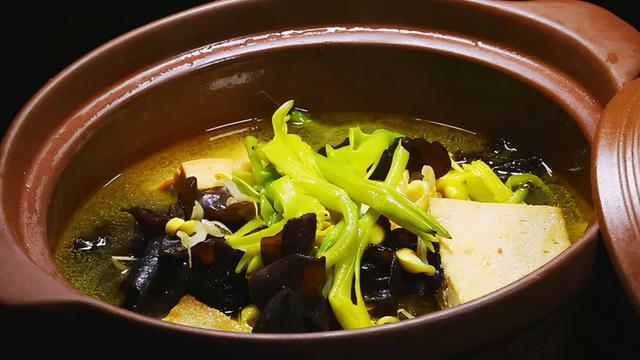 小雪后养生食疗！800年活血化瘀方，和黑木耳一起煮，养护血管