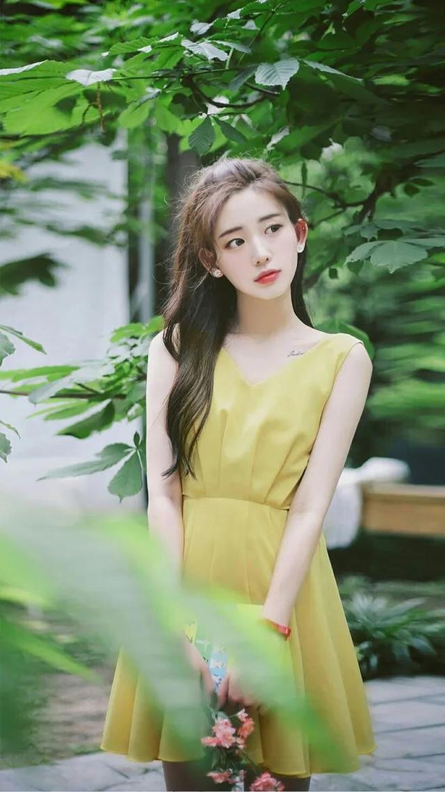 白莲花什么意思形容人（白莲花是指什么样的女生）