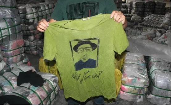 你拿着AK47的外卖小哥和非洲校友