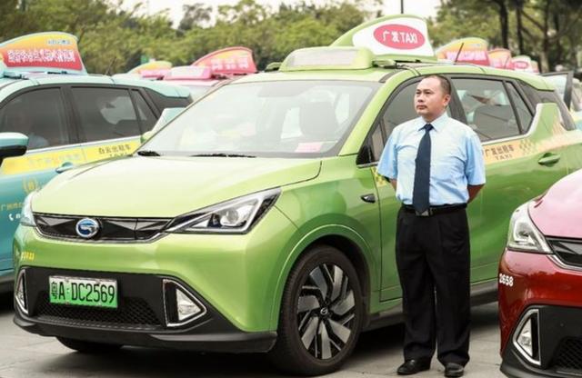 广东SUV出租车现状：乘客越坐越舒服，司机大批量转行