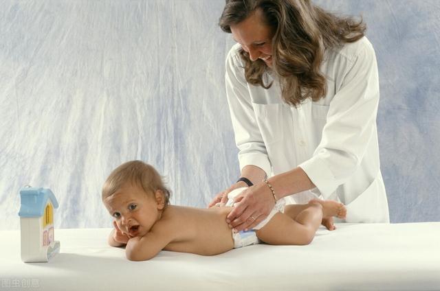 宝宝总是小屁股红，宝妈试试这几个护理方法轻松解决红臀问题