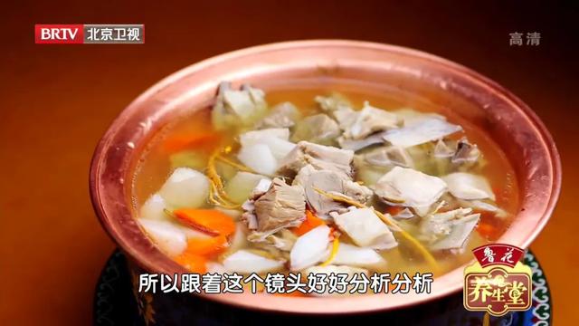 爱吃肉又怕吃多不健康？试试“先白后红”吃法，养胃补虚、防便秘