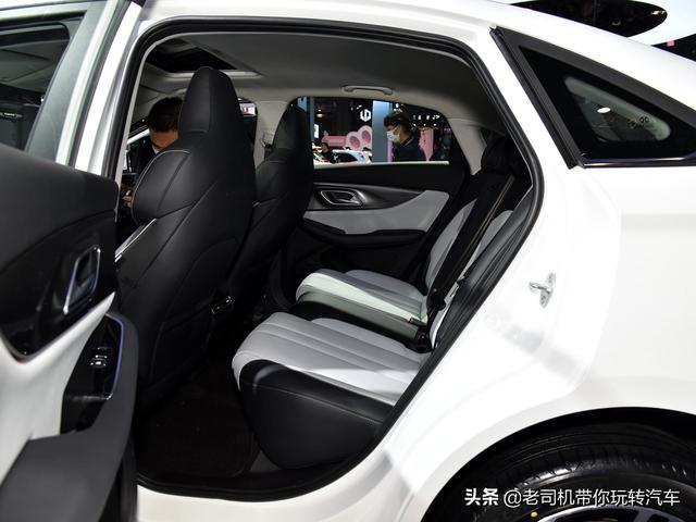 直流快充半小时，501km续航低成本代步家用车，实拍北京EU5 PLUS