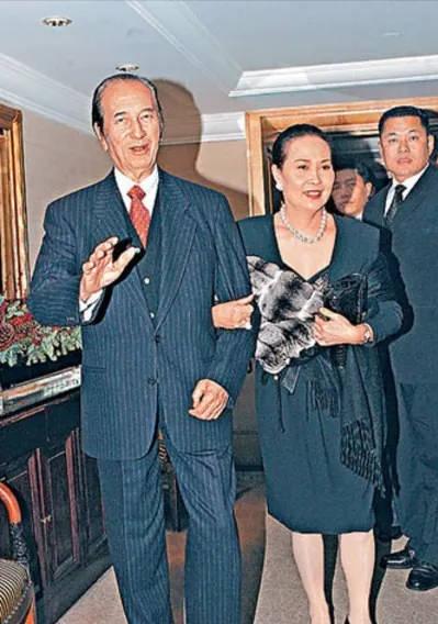 赌王二房蓝琼缨的出身（蓝琼缨几岁嫁赌王）