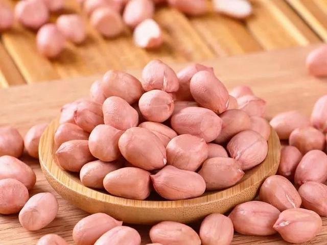 入冬后记得给孩子吃8种“维生素冠军”，我家常吃7种，你家呢？