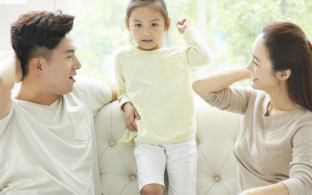 一家4口，3人共用一张脸？宝妈无奈吐槽：只有我是个外人