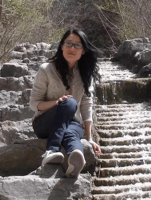 董明珠22岁女助理“一夜爆火”，刘强东女助理却早已成为核心高管